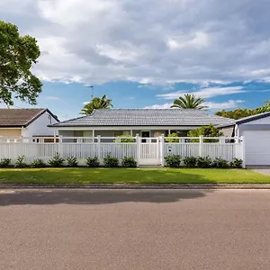  Holiday home Renovated Pet Friendly House