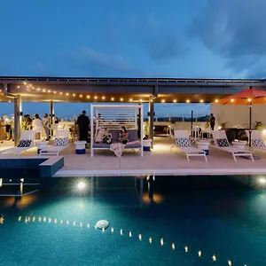 4* Hotel Express & Sunshine Coast By Ihg